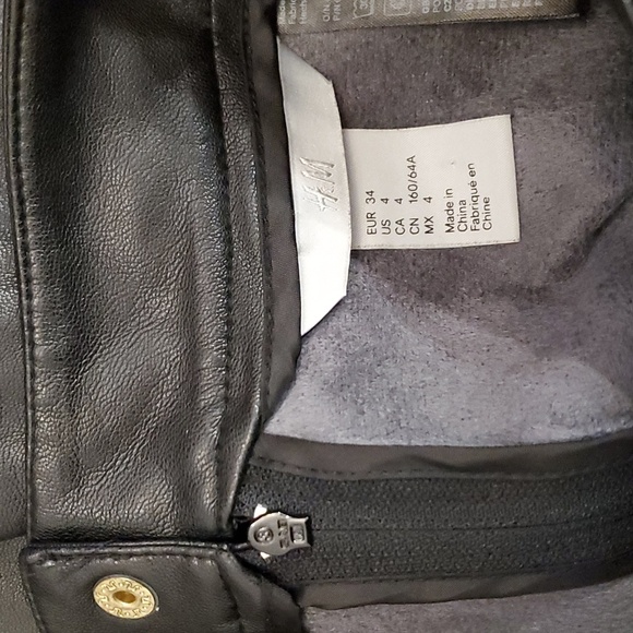 H&M faux leather black skirt sz 4 - Picture 3 of 3